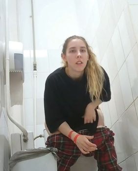 [Image: 117275777_Elit_spy_1241.mp4_snapshot_00.18.983.jpg]