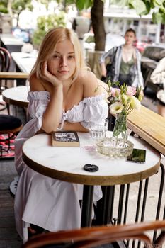 [Image: 117770031_Irresistible-Charm_Bianca-Bell_high_0002.jpg]