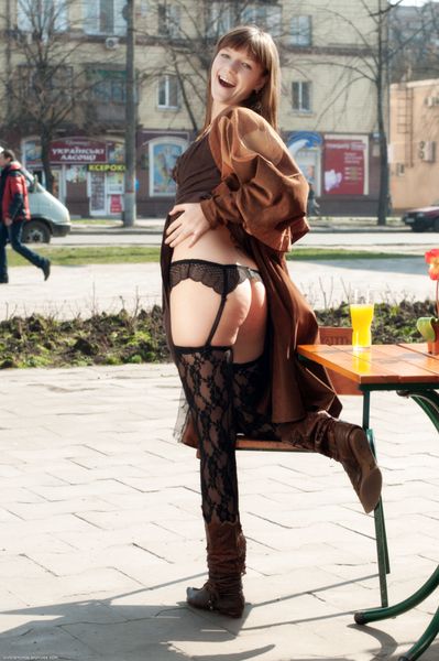 [Image: 127394522_0009.jpg]